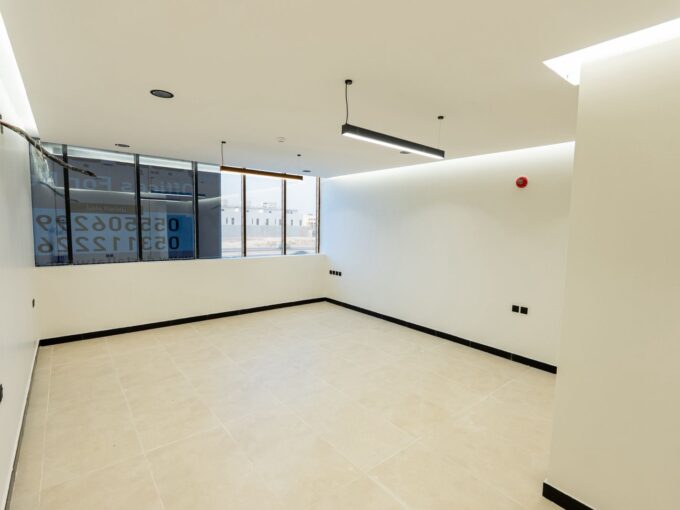 عمارة للإيجار في شارع ريحانه بنت زيد