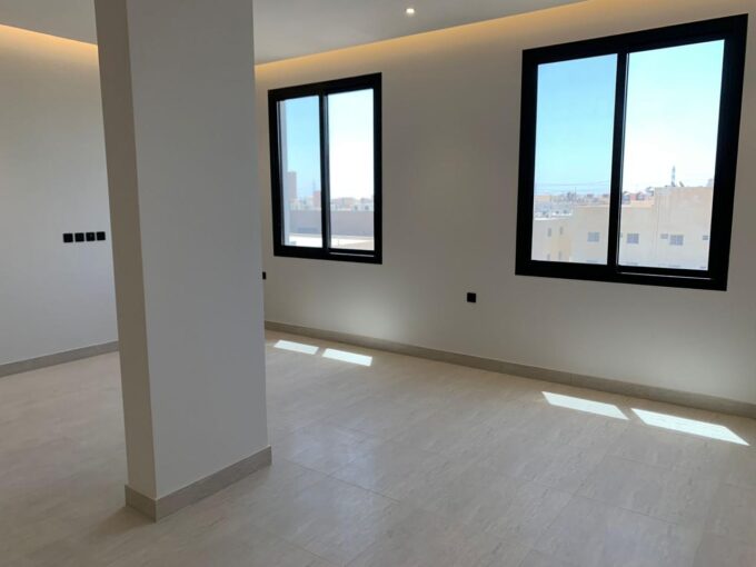 قة 3 غرف للإيجار في حي قرطبة الرياض،، مطبخ راكب، صالة عائلية، سطح خاص، مكيفات جاهز